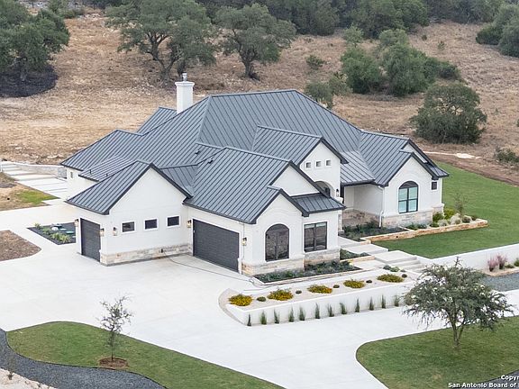 3rd image of 5971 Colin Ridge