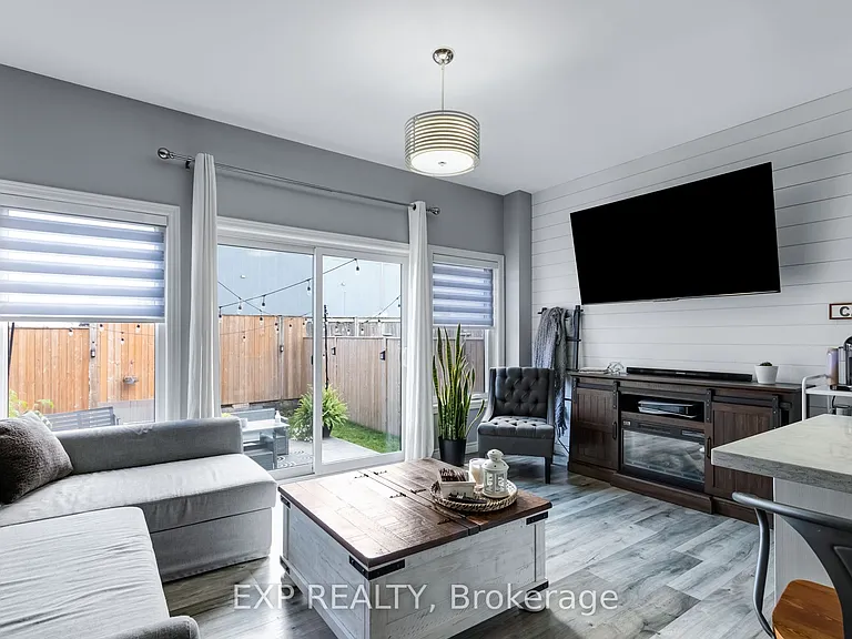 688 Dunn Ave — Photo 4