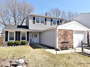 1465 Foxcroft Dr, Aurora, IL 60506