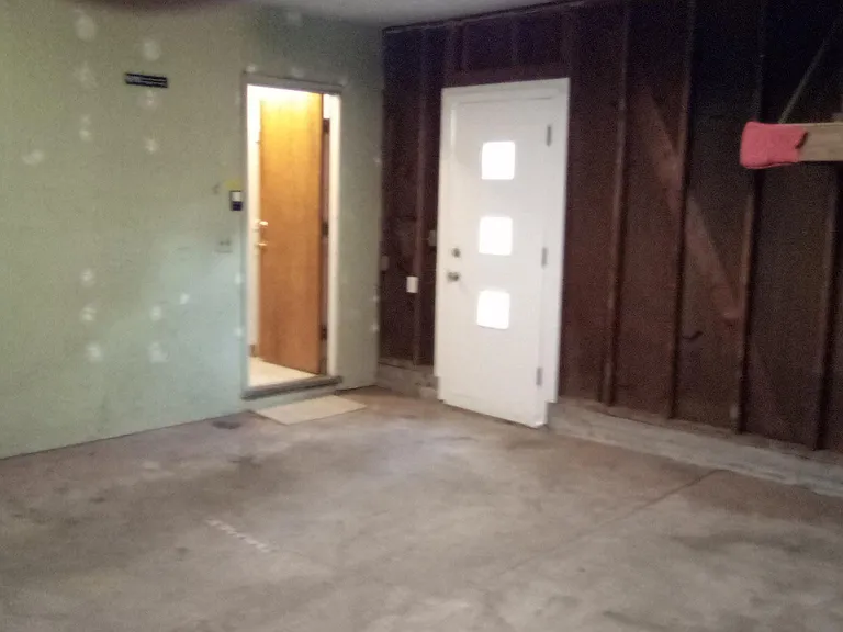 2880 E Eisenhower Pkwy — Photo 22