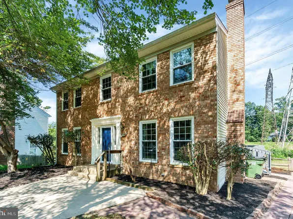 11779 Cotton Mill Dr, Woodbridge, VA 22192