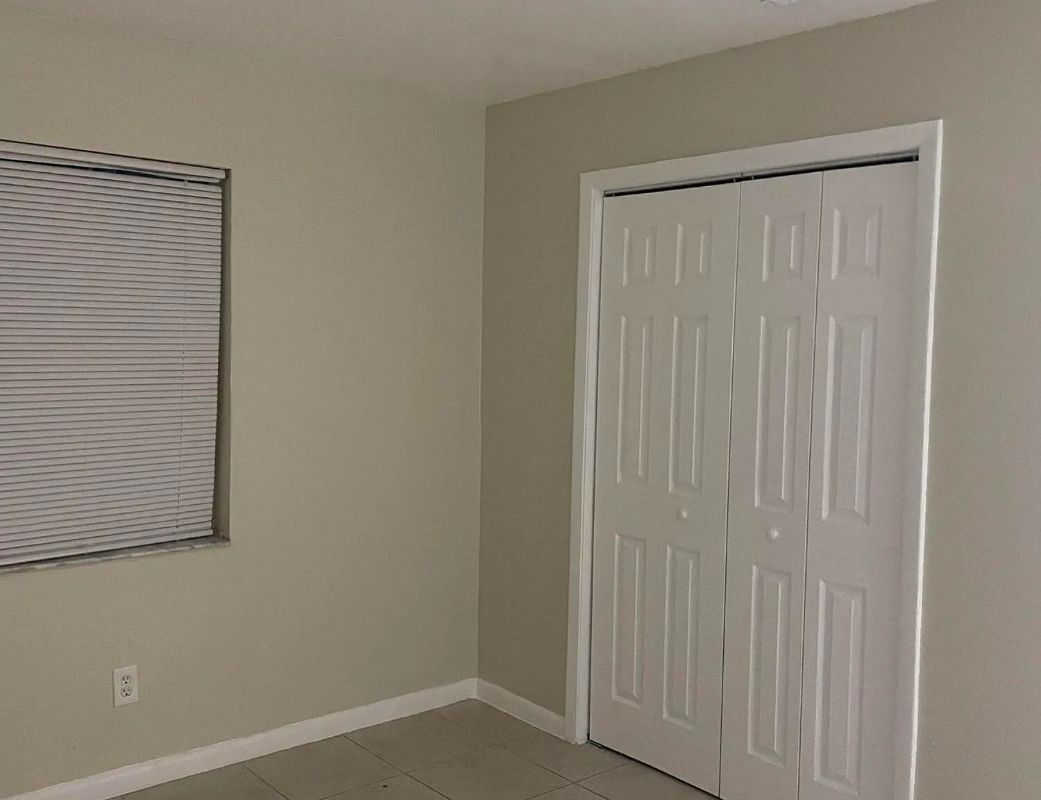 3 bed, 2.0 bath, 2882 sqft, $2,100 — Photo 4