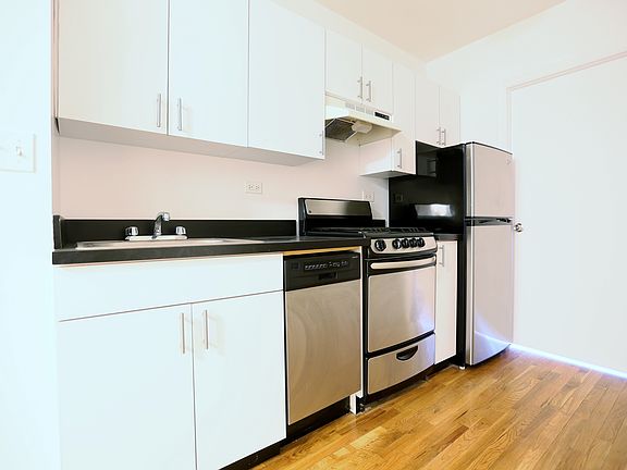 4th image of 224 E 89th St APT 15