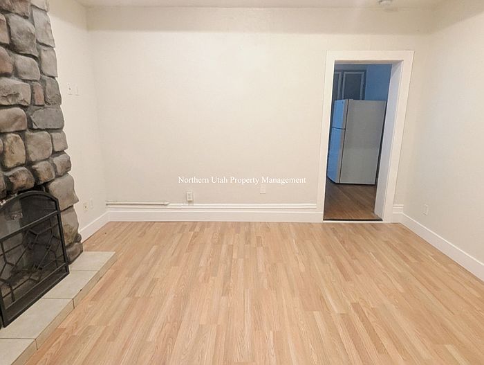 2 Front Room_11042024