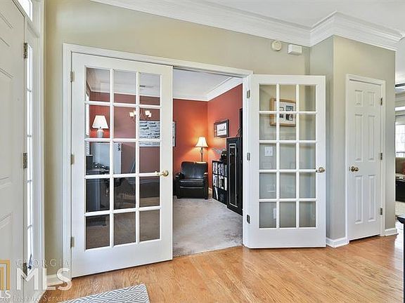 5th image of 302 Dalston Way