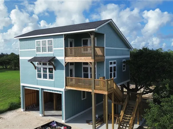 147 Front St, Rockport, TX 78382