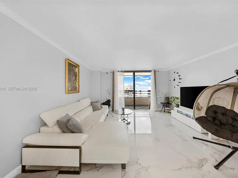 2500 Parkview Dr #2119 — Photo 3