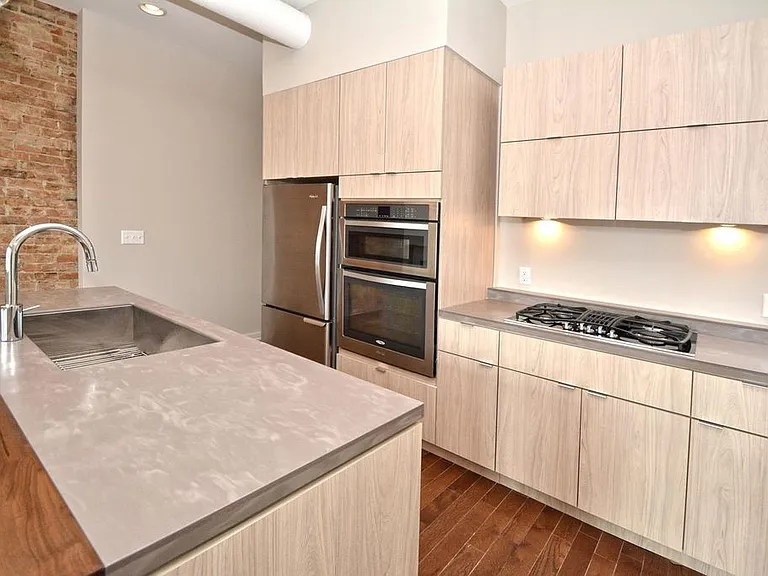 122 W 15th St #222 — Photo 10
