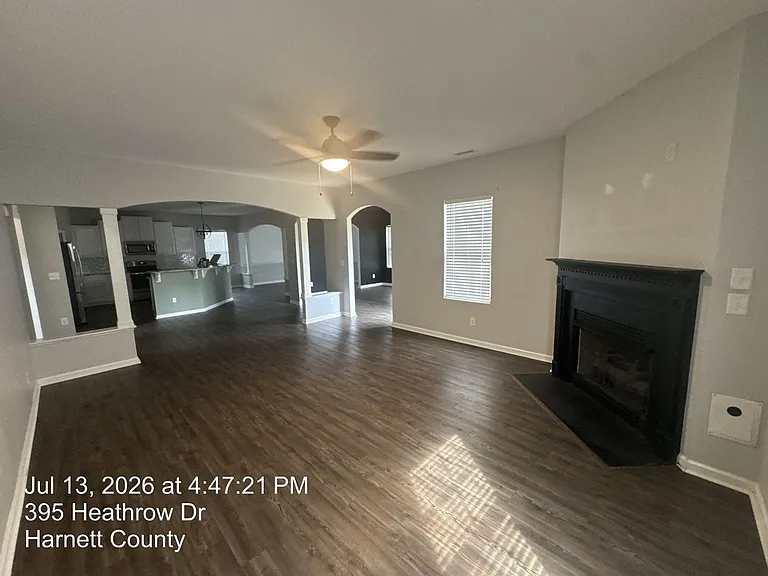395 Heathrow Dr — Photo 13