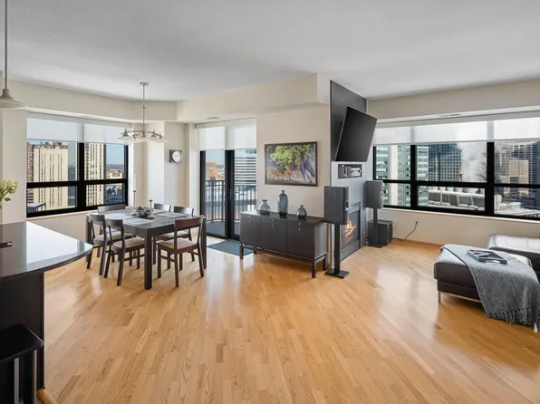 500 E Grant St APT 1702, Minneapolis, MN 55404