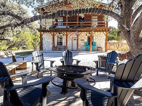 3rd image of 896 Old Rocksprings Rd