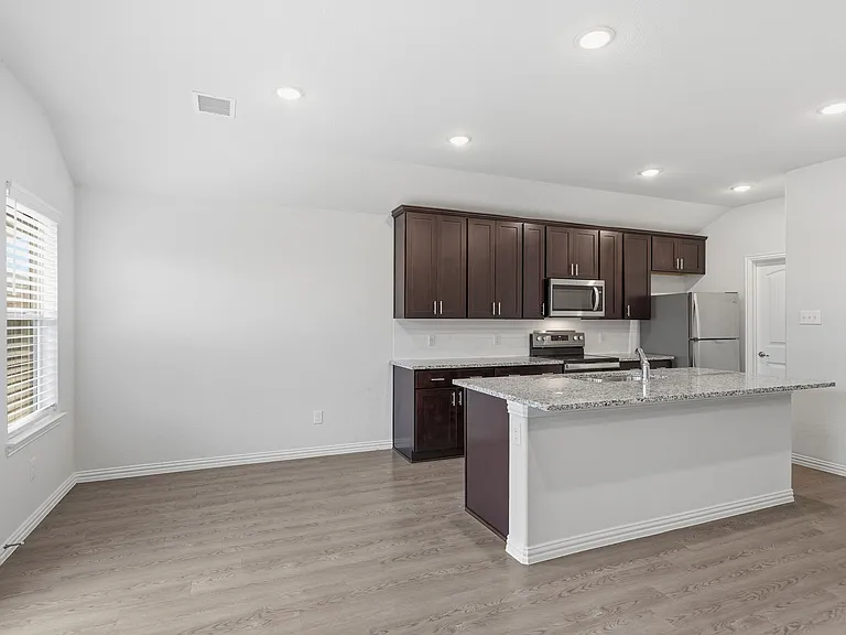 2202 Duke St — Photo 4