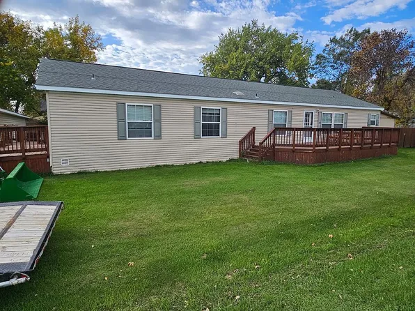 101 1st St NW, Crary, ND 58327