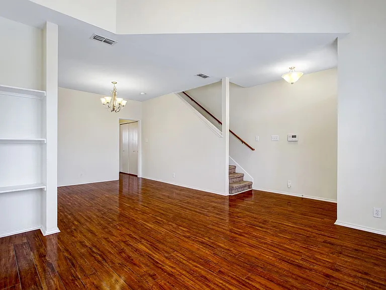 2619 Crown Arbor Dr — Photo 7