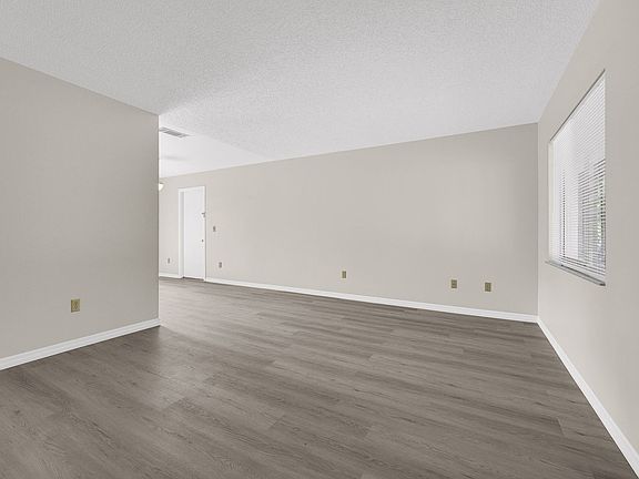 5th image of 945 Morris Ave