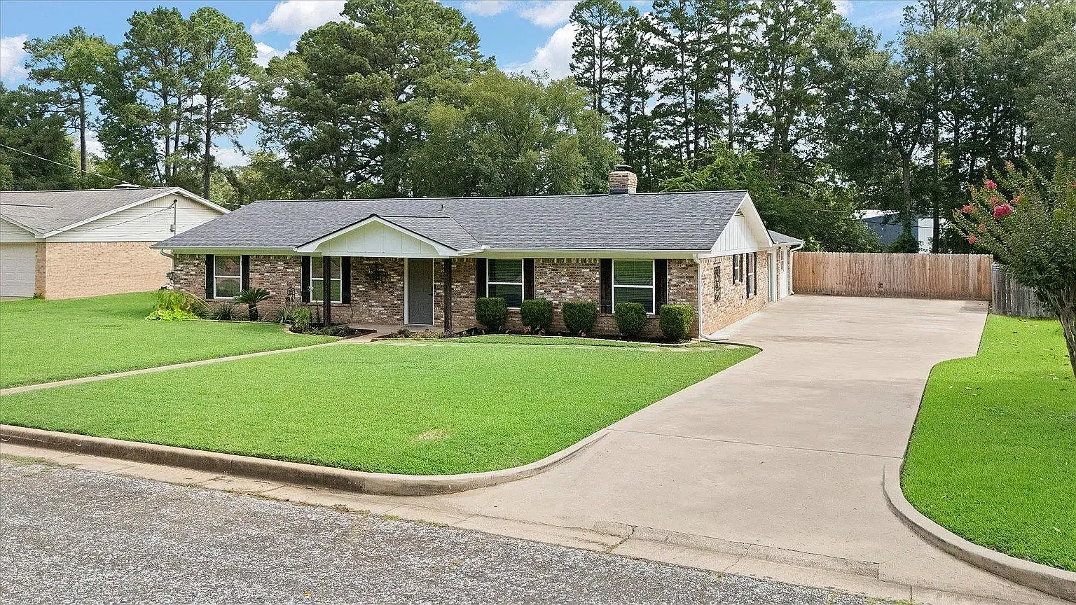4 bed, 2328 sqft, $2,200 — Photo 1