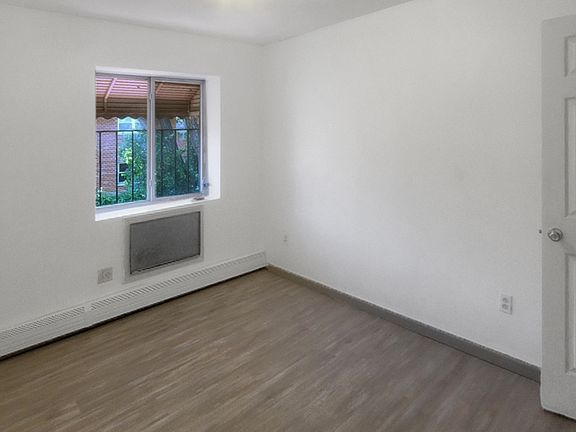 4th image of 2938 Grace Ave Floor 2