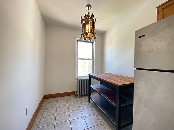 4th image of 34-20 Crescent St #2B