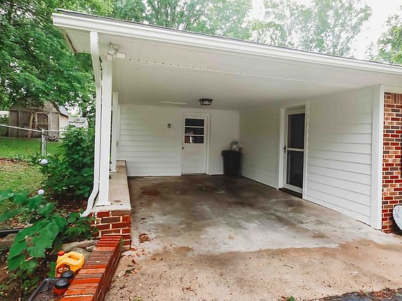 4th image of 2364 Lakeland Dr