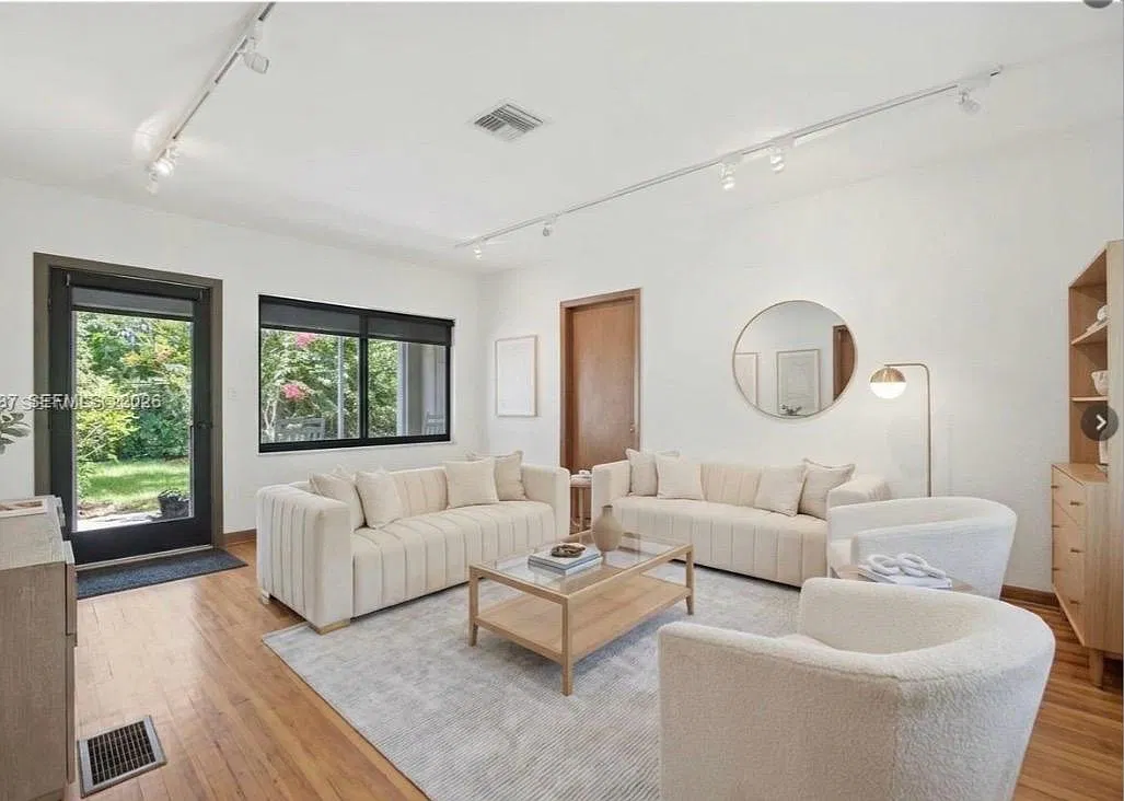 3 bed, 1810 sqft, $13,000 — Photo 3