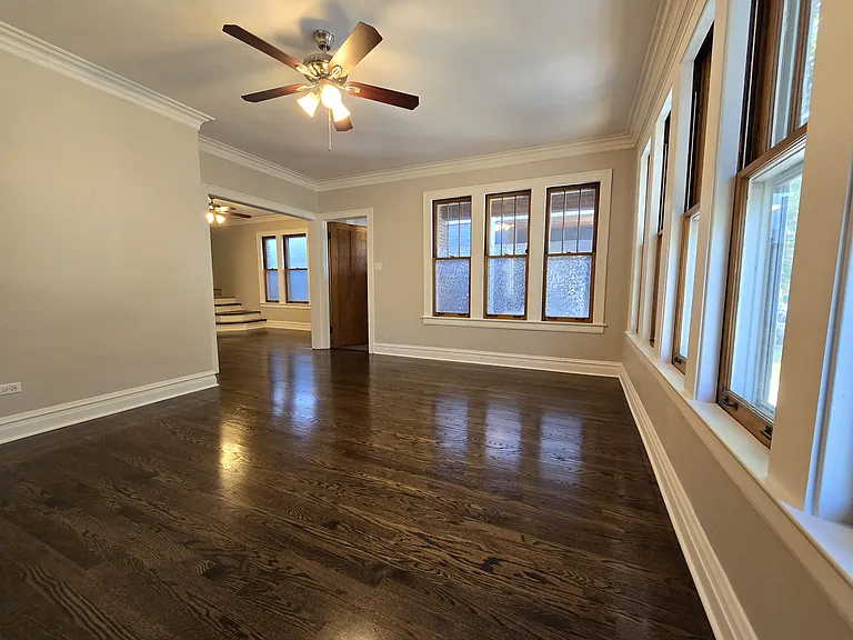 4231 N Marmora Ave — Photo 5