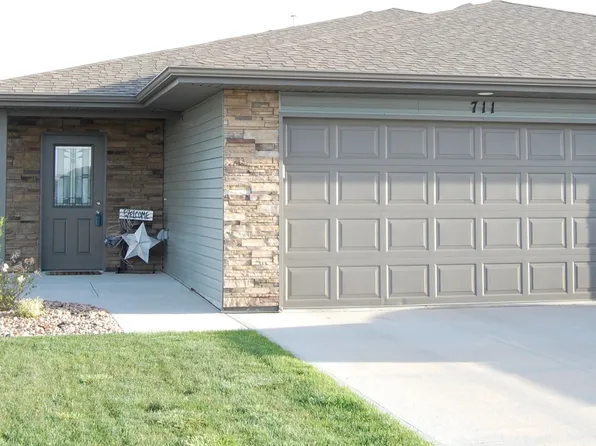 711 E 8th St, Kearney, NE 68847