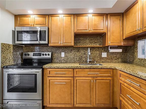 3rd image of 1001 Hillcrest Ct APT 210
