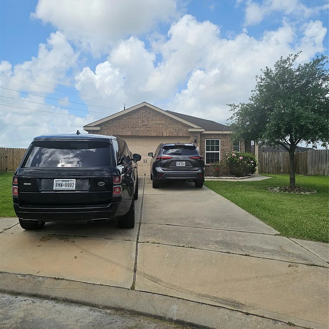 4 bed, 2.0 bath, 1842 sqft, $2,200 — Photo 2