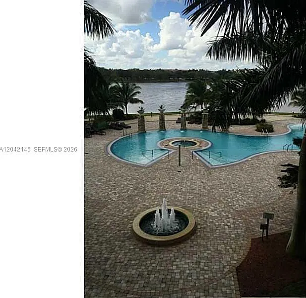 2 bed, 2.0 bath, 1352 sqft, $3,000 — Photo 4