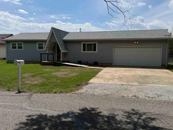 5461 N Delaware Ave, Wichita, KS 67204
