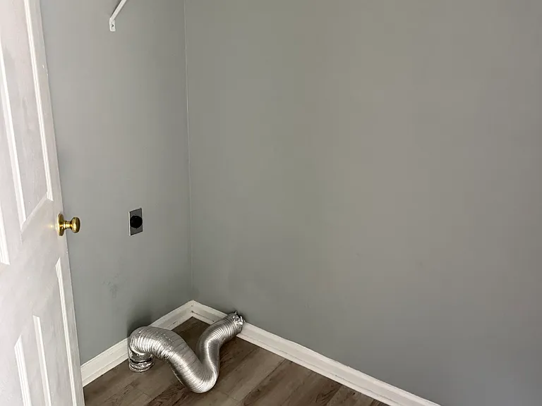 116 Hester Dr — Photo 11