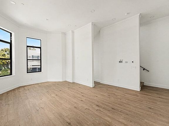 4th image of 1801 N Morgan St #15