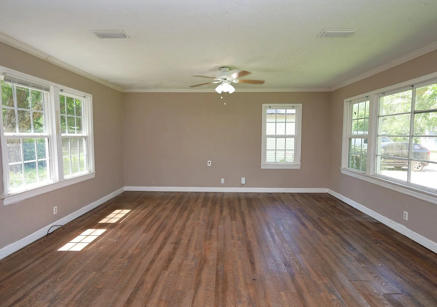 1706 N Lee St — Photo 2
