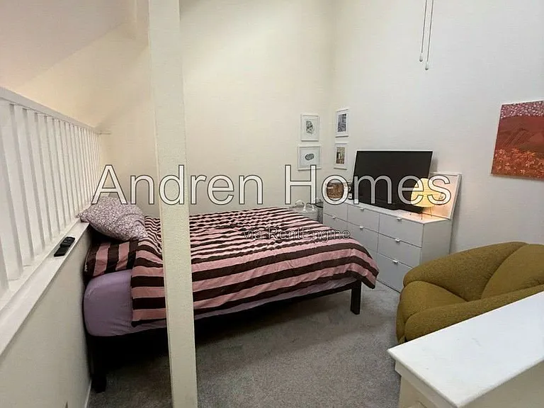 126 Pine St — Photo 5