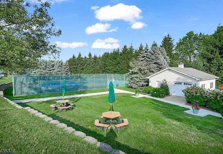 216 Barringer Dr — Photo 43