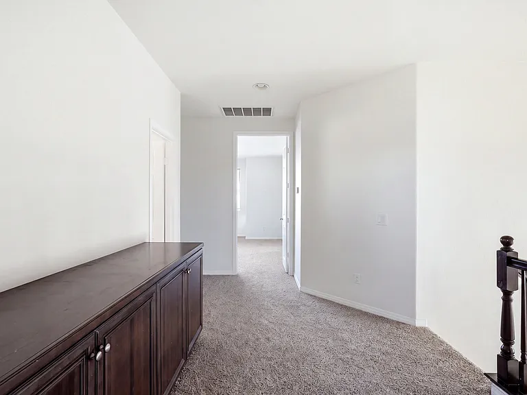 1364 Wellington Dr — Photo 13