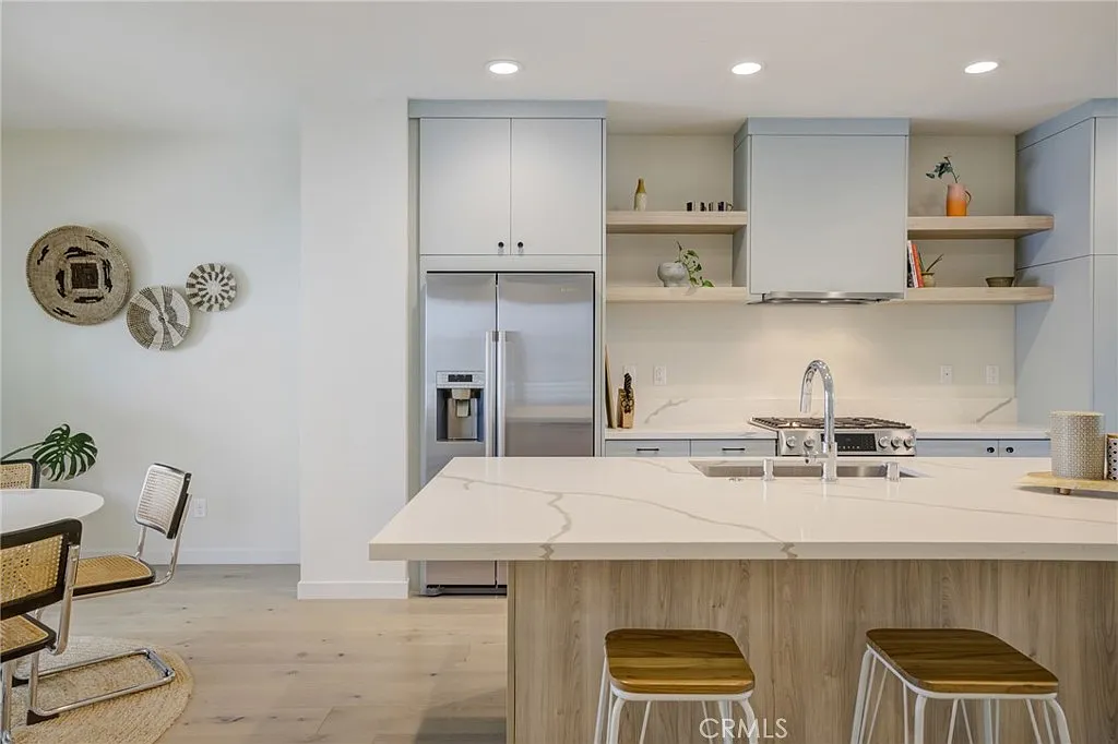 4 bed, 3.5 bath, 2314 sqft, $6,895 — Photo 4