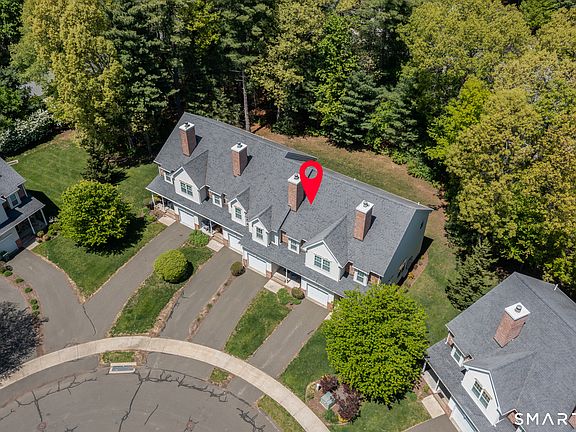 3rd image of 32 Rhodora Terrace #32