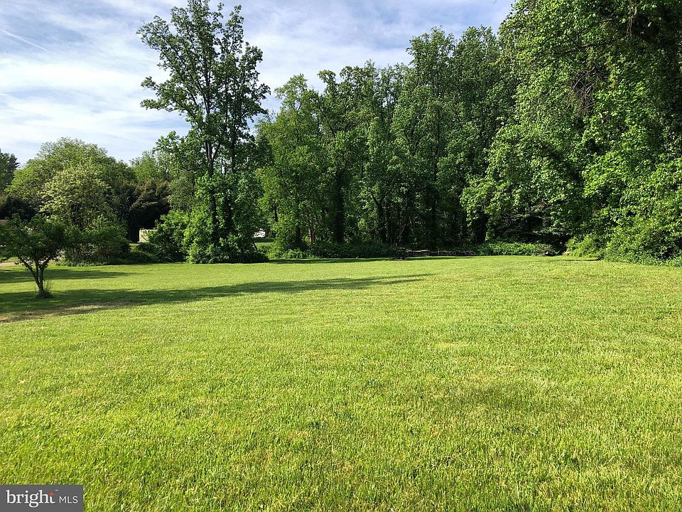 2nd image of 835 Annapolis Rd