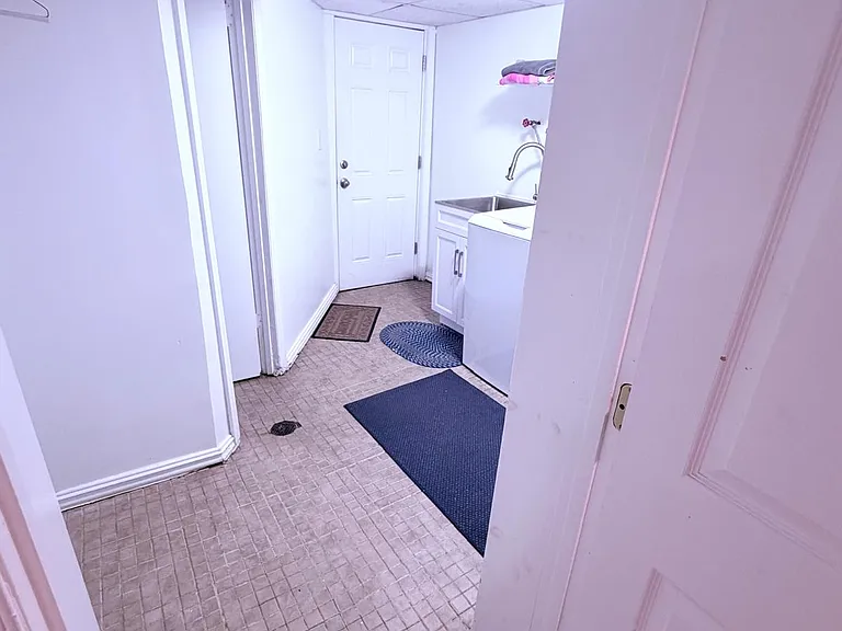 8719 Geren Rd — Photo 11