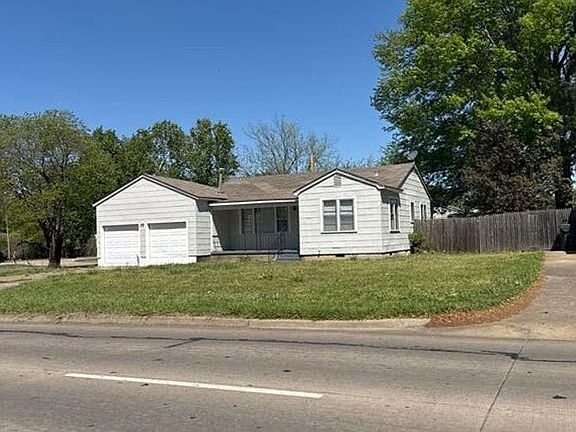 2nd image of 1900 Chandler Rd