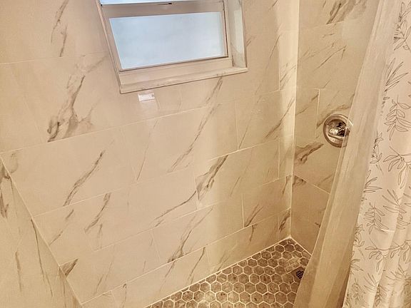 5th image of 22 NW 8th Ave APT 4