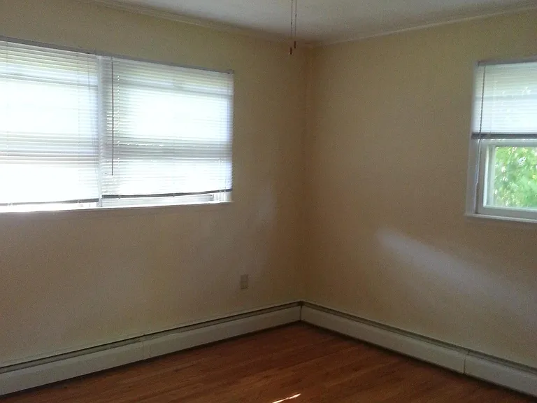 708 Colony Grv — Photo 13