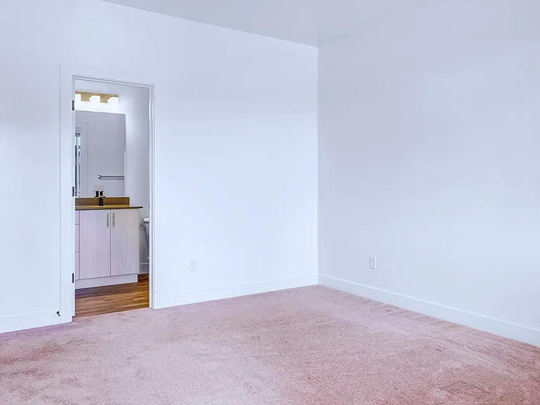 Peak Interior-14