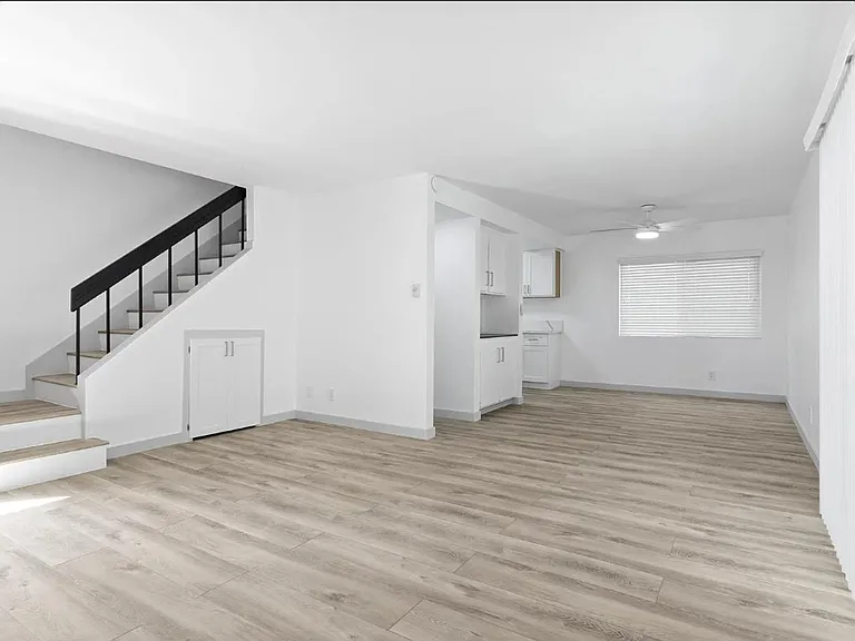 1151 N Peck Ave — Photo 6