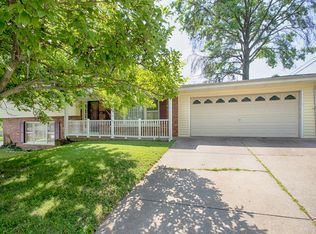 604 Concordia Ln, Saint Charles, MO 63301