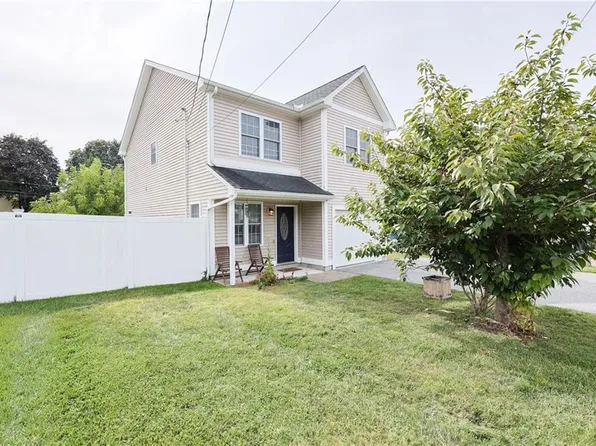 22 Grand Ave, Cumberland, RI 02864