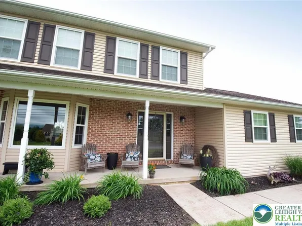 576 Batts Switch Rd, Nazareth, PA 18064