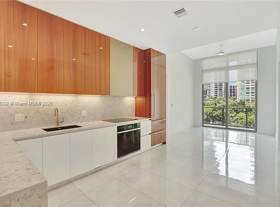 3rd image of 2655 S Bayshore Dr #33-405