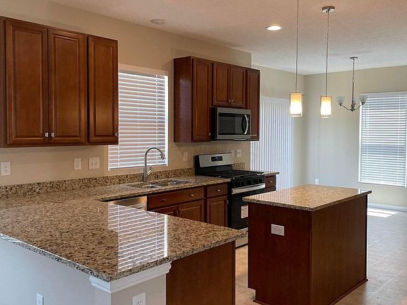 4th image of 6613 Constitution Way